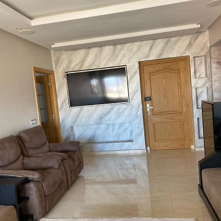 Magnifique Appart F3, Renove, Tres Bien Desservie Casablanca Exterior photo