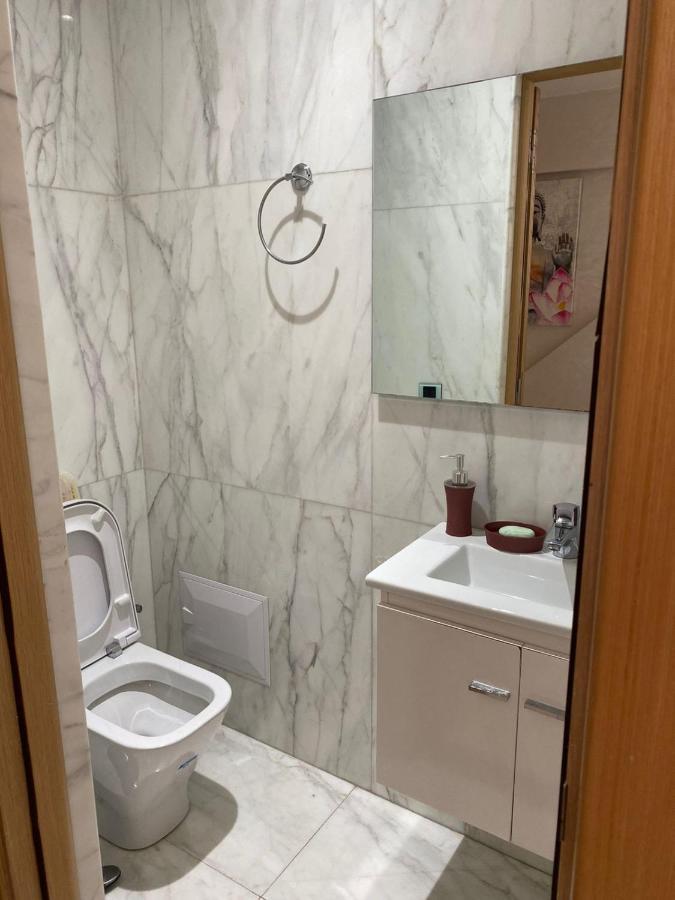 Magnifique Appart F3, Renove, Tres Bien Desservie Casablanca Exterior photo